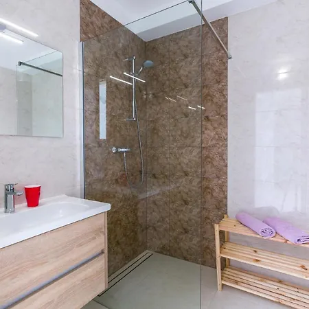 Nevia - B7 - Mpolo *