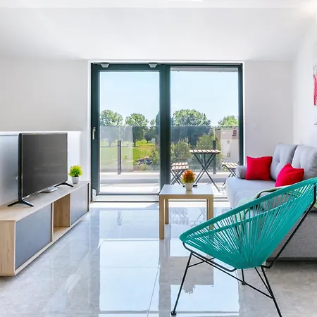 Nevia - B7 - Mpolo * Medulin